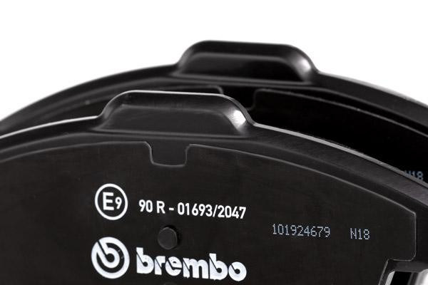 Колодки тормозные дисковые P24076 BREMBO
